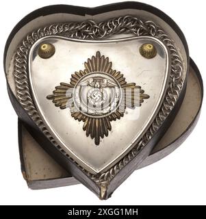 Ein Gorget für Standardträger der SA-Variante, die historisch, historisch, 20. Jahrhundert, PROPERTY-RELEASE | EDITORIAL-USE-ONLY Stockfoto