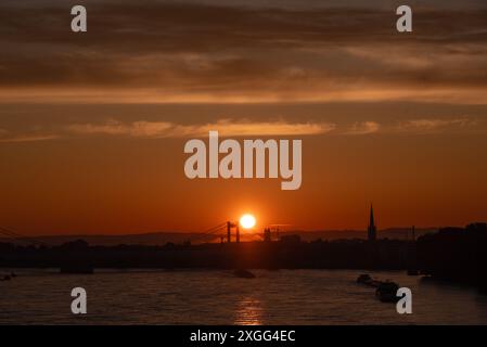 Sonnenaufgangsfotografie in Köln Stockfoto