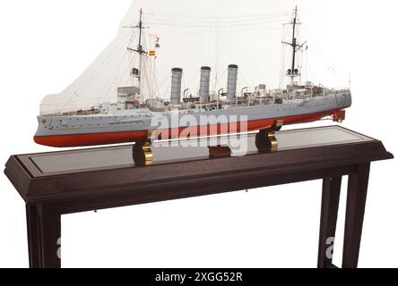 Ein Modell der SMS 'Emden', eines leichten Kreuzers der Deutschen Reichsflotte, komplettes Modell im Maßstab 1:100. Länge 120 cm, FREIGEGEBENE EIGENSCHAFT Stockfoto