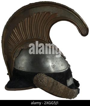 Ein italienischer Kürassier- oder Drachenhelm, Metallkörper mit goldenen Besatz, schwarzes Bärenfell, goldverzierter Kamm, FREIGEGEBENER EIGENTÜMER Stockfoto