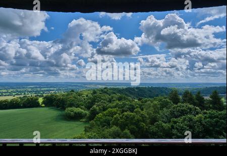 Der Blick vom Gipfel des Monuments auf Hawkstone Follies, Hawkstone Park, Weston-under-Redcastle, Shrewsbury, Shropshire Stockfoto