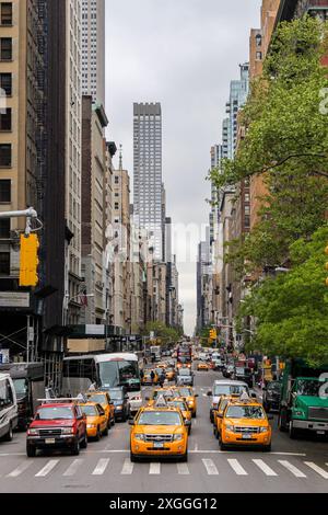 Blick auf die Straße von New York City Yellow Taxis Stockfoto