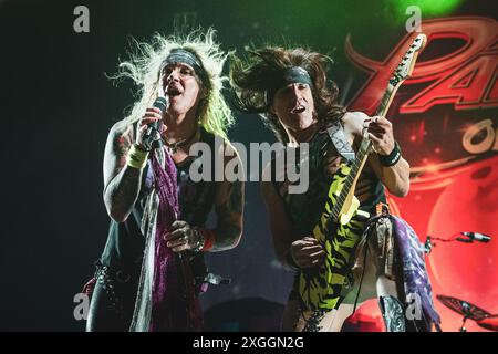 DÄNEMARK COPENAGHEN, COPENHELL FESTIVAL 19. JUNI: Michael Starr (echter Name Ralph Saenz) und Satchel (Real Russ Parrish) von der amerikanischen Hair/Heavy-Metal-Band Steel Panther, live auf der Bühne beim Copenhell Festival 2024 Stockfoto