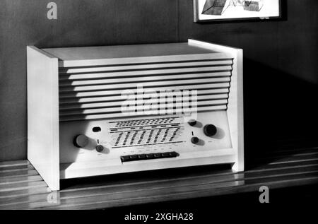 Technik, Unterhaltungselektronik, Braun G11 / 61 Radio, Braun GmbH, Frankfurt am Main, 1956, ADDITIONAL-RIGHTS-CLEARANCE-INFO-NOT-AVAILABLE Stockfoto