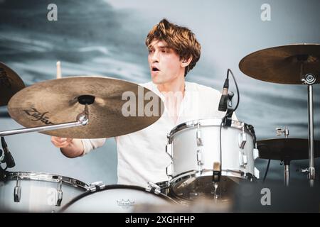 ITALIEN, MANTOVA, MANTOVA SUMMER FESTIVAL 7. JULI: Die britische Band The Amazons tritt live auf der Bühne des Mantova Summer Festivals auf und eröffnet für Greta Van Fleet. Stockfoto