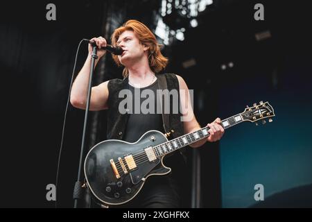 ITALIEN, MANTOVA, MANTOVA SUMMER FESTIVAL 7. JULI: Die britische Band The Amazons tritt live auf der Bühne des Mantova Summer Festivals auf und eröffnet für Greta Van Fleet. Stockfoto