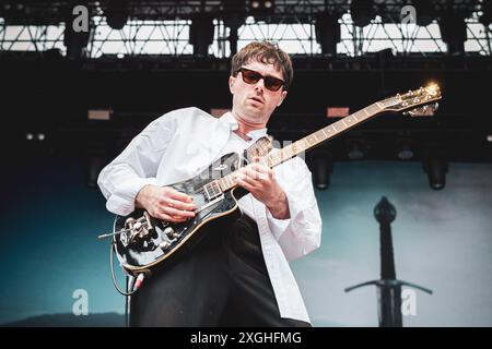 ITALIEN, MANTOVA, MANTOVA SUMMER FESTIVAL 7. JULI: Die britische Band The Amazons tritt live auf der Bühne des Mantova Summer Festivals auf und eröffnet für Greta Van Fleet. Stockfoto