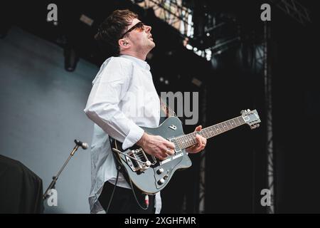 ITALIEN, MANTOVA, MANTOVA SUMMER FESTIVAL 7. JULI: Die britische Band The Amazons tritt live auf der Bühne des Mantova Summer Festivals auf und eröffnet für Greta Van Fleet. Stockfoto