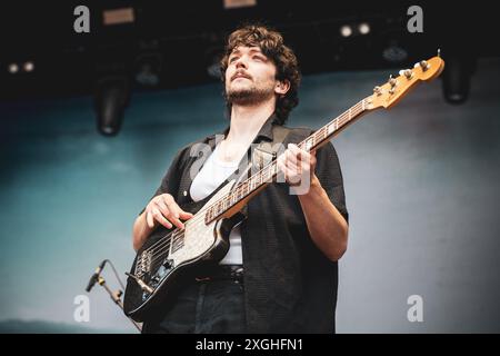 ITALIEN, MANTOVA, MANTOVA SUMMER FESTIVAL 7. JULI: Die britische Band The Amazons tritt live auf der Bühne des Mantova Summer Festivals auf und eröffnet für Greta Van Fleet. Stockfoto