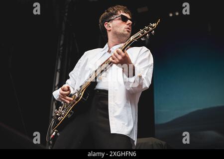 ITALIEN, MANTOVA, MANTOVA SUMMER FESTIVAL 7. JULI: Die britische Band The Amazons tritt live auf der Bühne des Mantova Summer Festivals auf und eröffnet für Greta Van Fleet. Stockfoto