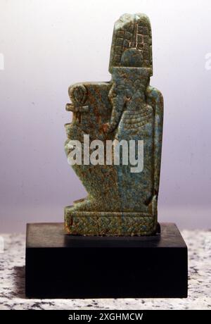 Schöne Kunst, Ägypten, Kunsthandwerk, Skulptur Gottes Amun, 712 - 657 v. Chr., Stein, das URHEBERRECHT DES KÜNSTLERS MUSS NICHT GELÖSCHT WERDEN Stockfoto