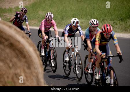 Italia. Juli 2024. Longo Borghini Elisa (Lidl - Trek Team) während der dritten Etappe der Giro d'Italia Women, von Sabbioneta nach Toano, Italien Dienstag, 09. Juli 2024. Sport - Radsport . (Foto: Marco Alpozzi/Lapresse) Credit: LaPresse/Alamy Live News Stockfoto