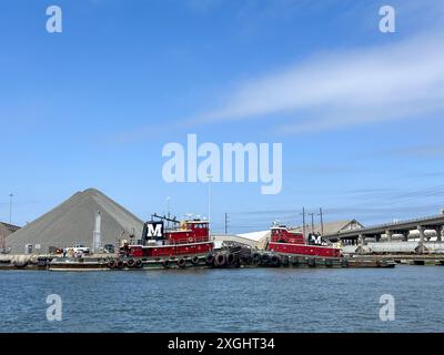 Hafen von Morehead City, Ladung wird gelagert, geladen und entladen Stockfoto