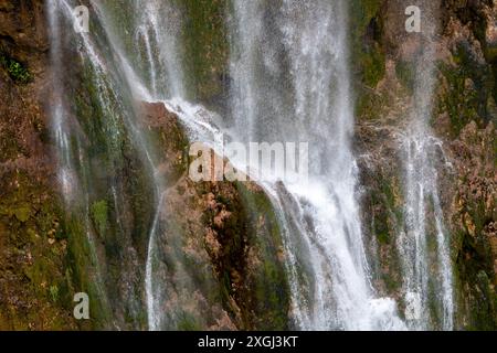 Perlmutt Blue Plitvicer Seen Wasserfälle und Pools, Kroatien Stockfoto