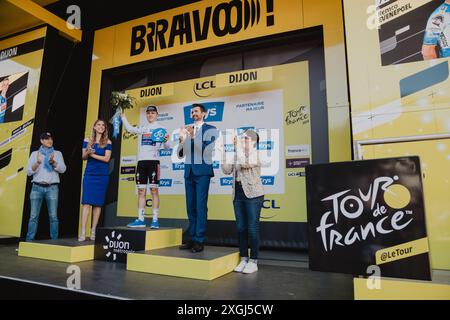 Tour de France 2024 - Stage 6 - Best Young Rider Trikot - Remco EVENEPOEL Bildnachweis: PelotonPix / Dave Dodge Photography Stockfoto