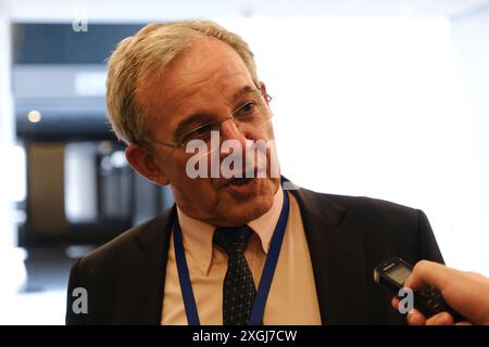 Ixelles, Belgien. Juli 2024. EU-Parlamentsabgeordneter Thierry Mariani nimmt an einer Pressekonferenz während des ersten Treffens der neuen Gruppe Patrioten für Europa am 8. Juli 2024 in Brüssel, Belgien, Teil. Quelle: ALEXANDROS MICHAILIDIS/Alamy Live News Stockfoto