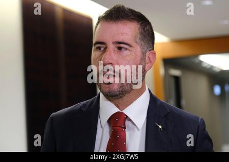 Ixelles, Belgien. Juli 2024. EU-Parlamentsabgeordneter Paolo Borchia nimmt an einer Pressekonferenz während des ersten Treffens der neuen Gruppe Patrioten für Europa am 8. Juli 2024 in Brüssel, Belgien, Teil. Quelle: ALEXANDROS MICHAILIDIS/Alamy Live News Stockfoto