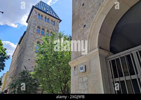 Berlin, Deutschland, 09.07.2024: Kreuzberg: Die Kirche St. Marien Liebfrauen, ursprünglich nur Liebfrauenkirche nach unserer liebe Frau, auch St. Marien bzw. St.-Marien-Liebfrauen-Kirche, ist eine römisch-katholische Kirche in der Wrangelstraße *** Berlin, 09 07 2024 Kreuzberg die Kirche St. Marien Liebfrauen, ursprünglich nur Liebfrauenkirche nach unserer Liebe Frau, auch St. Marien oder St. Marien Liebfrauen Kirche, ist eine römisch-katholische Kirche in der Wrangelstraße Copyright: XdtsxNachrichtenagenturx dts 43753 Stockfoto