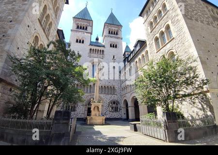 Berlin, Deutschland, 09.07.2024: Kreuzberg: Die Kirche St. Marien Liebfrauen, ursprünglich nur Liebfrauenkirche nach unserer liebe Frau, auch St. Marien bzw. St.-Marien-Liebfrauen-Kirche, ist eine römisch-katholische Kirche in der Wrangelstraße *** Berlin, 09 07 2024 Kreuzberg die Kirche St. Marien Liebfrauen, ursprünglich nur Liebfrauenkirche nach unserer Liebe Frau, auch St. Marien oder St. Marien Liebfrauen Kirche, ist eine römisch-katholische Kirche in der Wrangelstraße Copyright: XdtsxNachrichtenagenturx dts 43752 Stockfoto