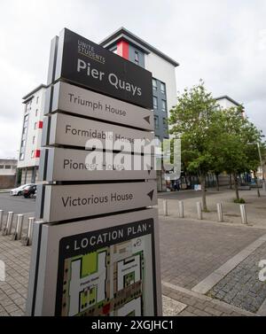 Unite Students bietet Studentenunterkünfte in Medway, Kent, in der Nähe des Campus in Chatham. Bekannt als Pier Quays, liegen die Wohnungen in der Nähe des River Medway und der Städte Gillingham, Chatham, Rainham und Strood. Stockfoto
