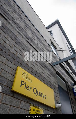 Unite Students bietet Studentenunterkünfte in Medway, Kent, in der Nähe des Campus in Chatham. Bekannt als Pier Quays, liegen die Wohnungen in der Nähe des River Medway und der Städte Gillingham, Chatham, Rainham und Strood. Stockfoto