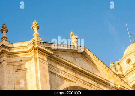 Catedral de la Santa Cruz (Kathedrale des Heiligen Kreuzes), Altstadt, Cadiz, Spanien. Stockfoto