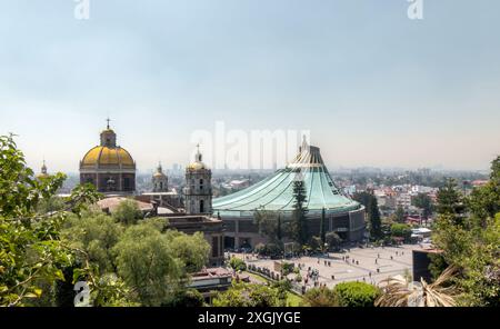 Eine Basilika Santa Maria de Guadalupe, katholische Kirche, Wallfahrtsort, CDMX, Mexiko Stockfoto