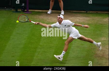 Wimbledon, London, Großbritannien. Juli 2024. Tommy Paul während seiner Niederlage gegen Carlos Alcaraz von Spanien heute in Wimbledon. Quelle: Adam Stoltman/Alamy Live News Stockfoto