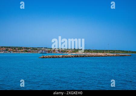 Kyllini, Griechenland - 10. Juni 2024: Panoramablick auf die Stadt Kyllini auf dem Peloponnes in Westgriechenland. Stockfoto