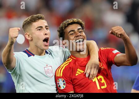 München, Deutschland, 9. Juli 2024. Fermin Lopez und Lamine Yamal feiern das Spiel zwischen Spanien und Frankreich. Uefa Euro 2024 Deutschland. Halbfinale. Stockfoto