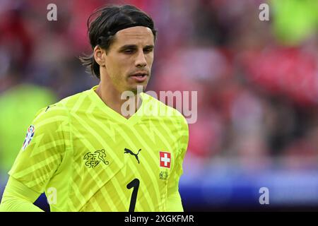 DÜSSELDORF - Schweizer Torhüter Yann Sommer beim Viertelfinalspiel der UEFA EURO 2024 zwischen England und der Schweiz am 6. Juli 2024 in der Düsseldorfer Arena. ANP | Hollandse Hoogte | GERRIT VAN COLOGNE Stockfoto