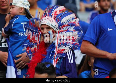 München, Deutschland. Juli 2024. MÜNCHEN, DEUTSCHLAND - 9. JULI: Fans Frankreichs beim Halbfinalspiel der UEFA EURO 2024 zwischen Spanien und Frankreich am 9. Juli 2024 in München .240709 SEPA 07 059 - 20240709 PD13673 Credit: APA-PictureDesk/Alamy Live News Stockfoto