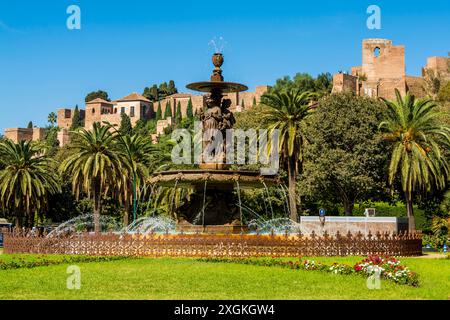 Fuente de las Tres Gracias (Brunnen der drei Graces) oder Las Tres Ninfas (Brunnen der drei Nymphen) am Plaza de General Torrijos, malaga, Spanien. Stockfoto