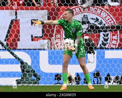 DÜSSELDORF - Englands Torhüter Jordan Pickford beim Viertelfinale der UEFA EURO 2024 zwischen England und der Schweiz am 6. Juli 2024 in Düsseldorf. ANP | Hollandse Hoogte | GERRIT VAN COLOGNE Stockfoto