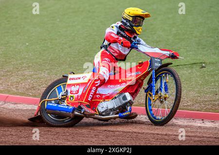 Bartosz Zmarzlik aus Polen trainiert während des Monster Energy FIM Speedway of Nations Halbfinales 1 im National Speedway Stadium in Manchester am Dienstag, den 9. Juli 2024. (Foto: Ian Charles | MI News) Stockfoto