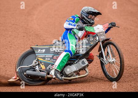 Nicolas Vicentin aus Italien trainiert während des Monster Energy FIM Speedway of Nations Halbfinales 1 im National Speedway Stadium in Manchester am Dienstag, den 9. Juli 2024. (Foto: Ian Charles | MI News) Stockfoto