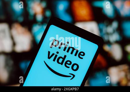 Paraguay. Juli 2024. In dieser Abbildung wird das Amazon Prime Video Logo auf einem Smartphone-Bildschirm angezeigt. (Foto von Jaque Silva/SOPA Images/SIPA USA) *** ausschließlich für redaktionelle Nachrichten *** Credit: SIPA USA/Alamy Live News Stockfoto