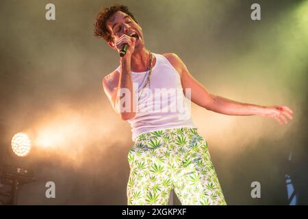 London, Großbritannien. Juli 2024. Mika (* Michael Holbrook Penniman Jr.) tritt bei Kew the Music in Kew Gardens auf. Quelle: Justin Ng/Alamy Live News Stockfoto