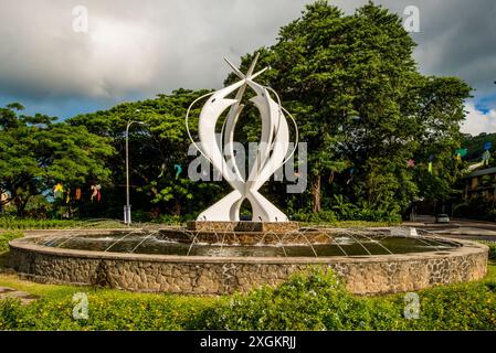 Das Monument de L'Unite ( Monument der nationalen Einheit ) im Zentrum von Vicoria, mahe, Republik Seychellen, Indischer Ozean. Stockfoto