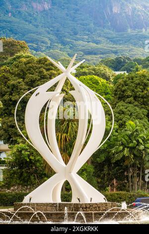 Das Monument de L'Unite ( Monument der nationalen Einheit ) im Zentrum von Vicoria, mahe, Republik Seychellen, Indischer Ozean. Stockfoto