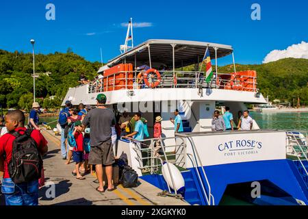 Fähre von Victoria in La Passe, La Digue, Republik Seychellen, Indischer Ozean. Stockfoto