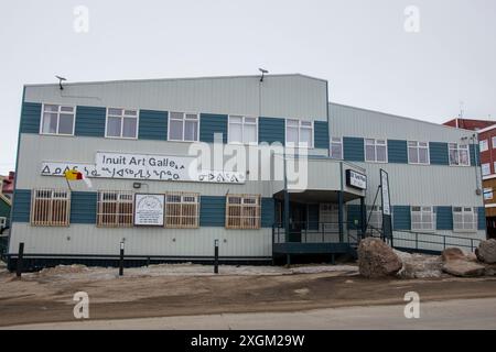 Inuit Art Gallery am Queen Elizabeth Way in Iqaluit, Nunavut, Kanada Stockfoto