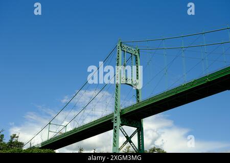 Die Thousand Islands International Bridge, von den 1000 Inseln aus gesehen Stockfoto
