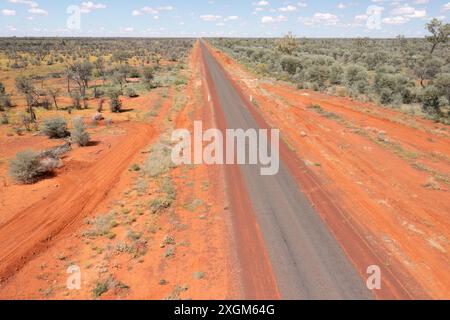 Aus der Vogelperspektive von Yowah, einem Opalbergbaugebiet im weit entfernten Outback von Western Queensland, Australien Stockfoto