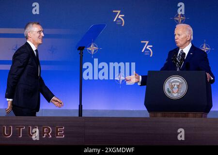 Washington DC, USA 20240710. NATO-Generalsekretär Jens Stoltenberg wurde von US-Präsident Joe Biden mit der „President's Medal of Freedom“ ausgezeichnet. Er erhielt sie bei der Eröffnung des NATO-Gipfels in Washington für seine Bemühungen als NATO-Generalsekretär. Foto: Javad Parsa / NTB Stockfoto