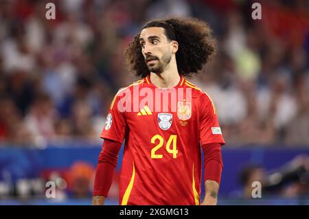 MÜNCHEN, DEUTSCHLAND - 09. JULI: Marc Cucurella aus Spanien sieht beim Halbfinalspiel der UEFA EURO 2024 zwischen Spanien und Frankreich am 09. Juli 2024 in München an. © diebilderwelt / Alamy Stock Stockfoto