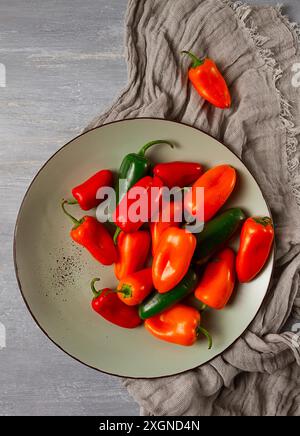 Mini süßer Pfeffer, Set, farbige Paprika, Draufsicht, keine Leute, Sortiment Stockfoto
