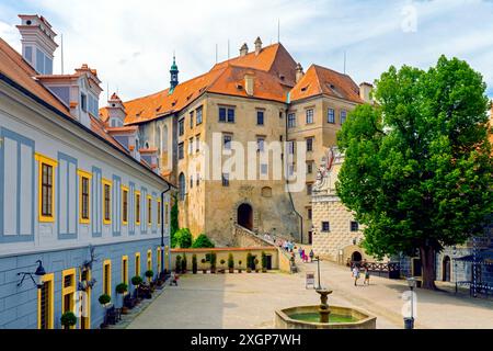 Schloss Český Krumlov. Český Krumlov ist eine Stadt in der südböhmischen Region der Tschechischen Republik. Stockfoto