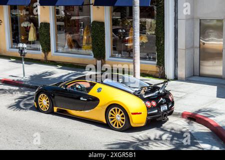 Bugatti Veyron parkte am Rodeo Drive in Beverly Hills, Los Angeles, Kalifornien Stockfoto