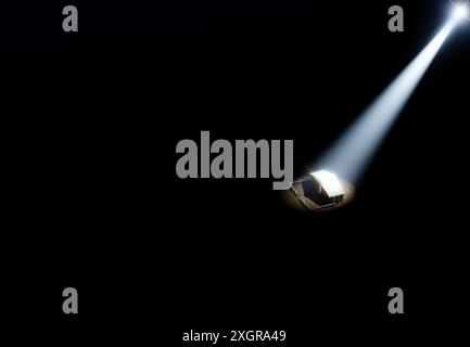 Eine Darstellung der Krippe Christi Geburt in Bethlehem mit dem isolierten Stall durch einen hellen Stern - 3D-Render lit Stockfoto